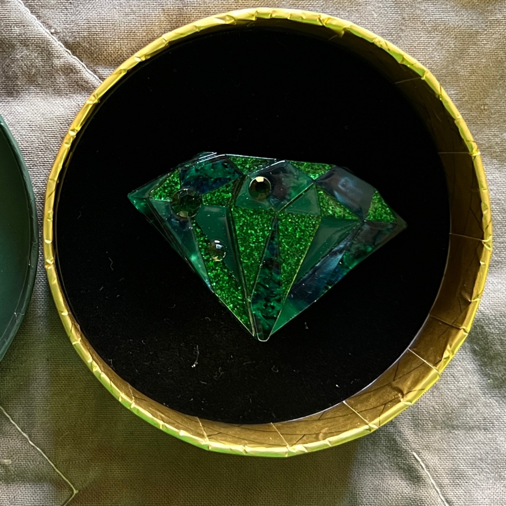 Erstwilder Wizard of Oz Emerald brooch